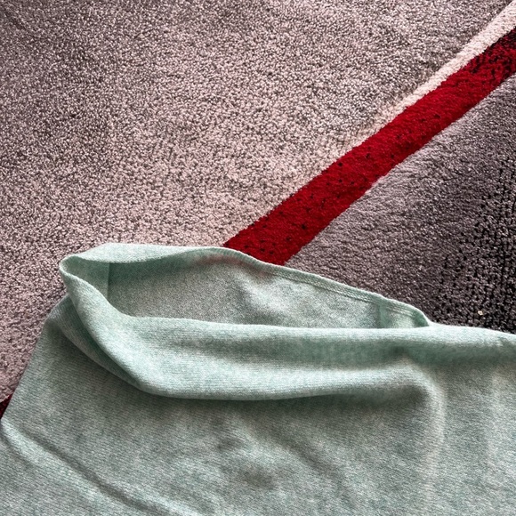 In2 By InCashmere Mint Green Cashmere Topper Poncho - Picture 2 of 3